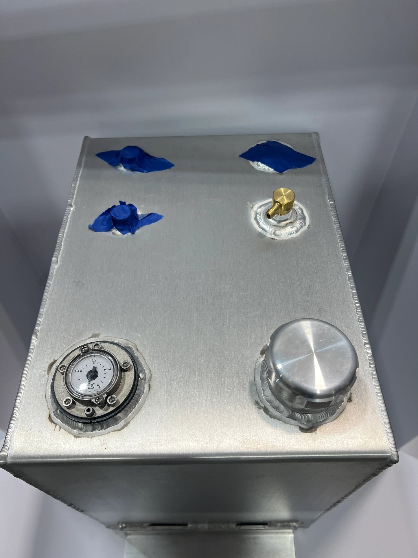 15 Gal Aluminum Custom Gas Tank w/ Mechanical Gauge - Soft Wash Factory