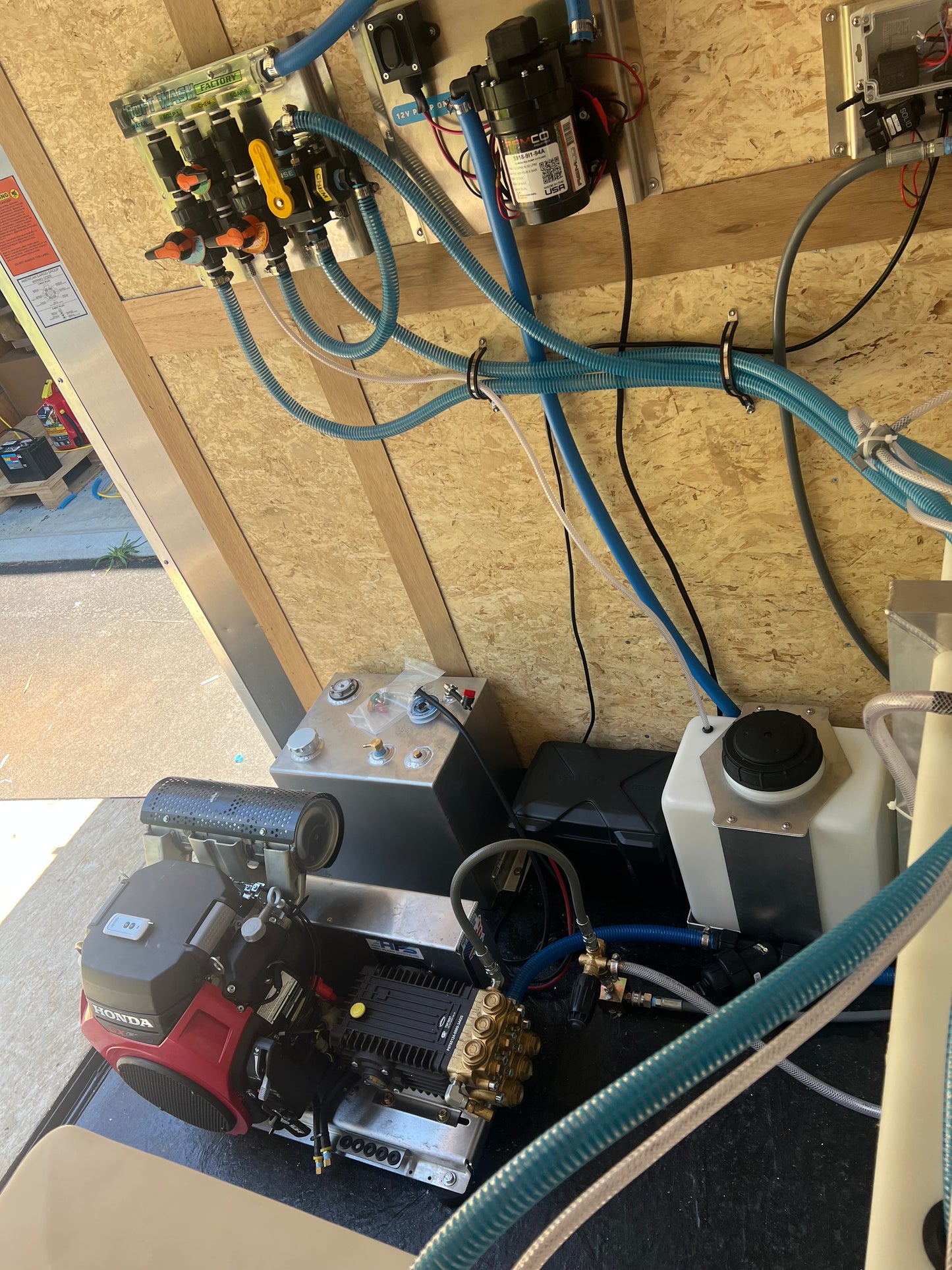 6x10 Enclosed Pressure Washing Rig